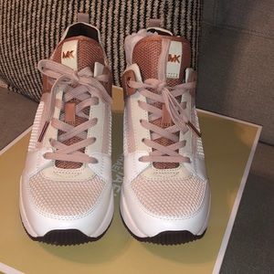 Georgie Trainer Scuba/Net Mesh